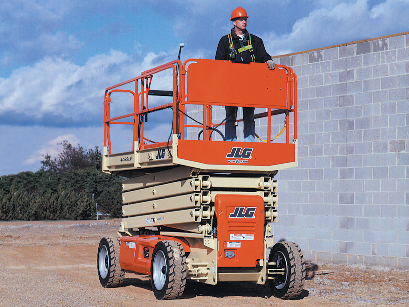 JLG R3246 Scissor Lift - Access Machinery Sales